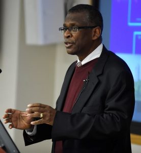 Picture of Lonnie Johnson speaking